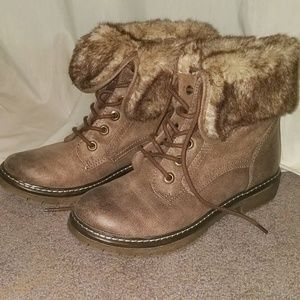 Mossimo faux fur boots